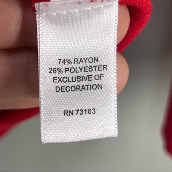 Cable and Gauge Women Sweater Size Small Red With Bow Stone Buttons. - Picture 6 of 8